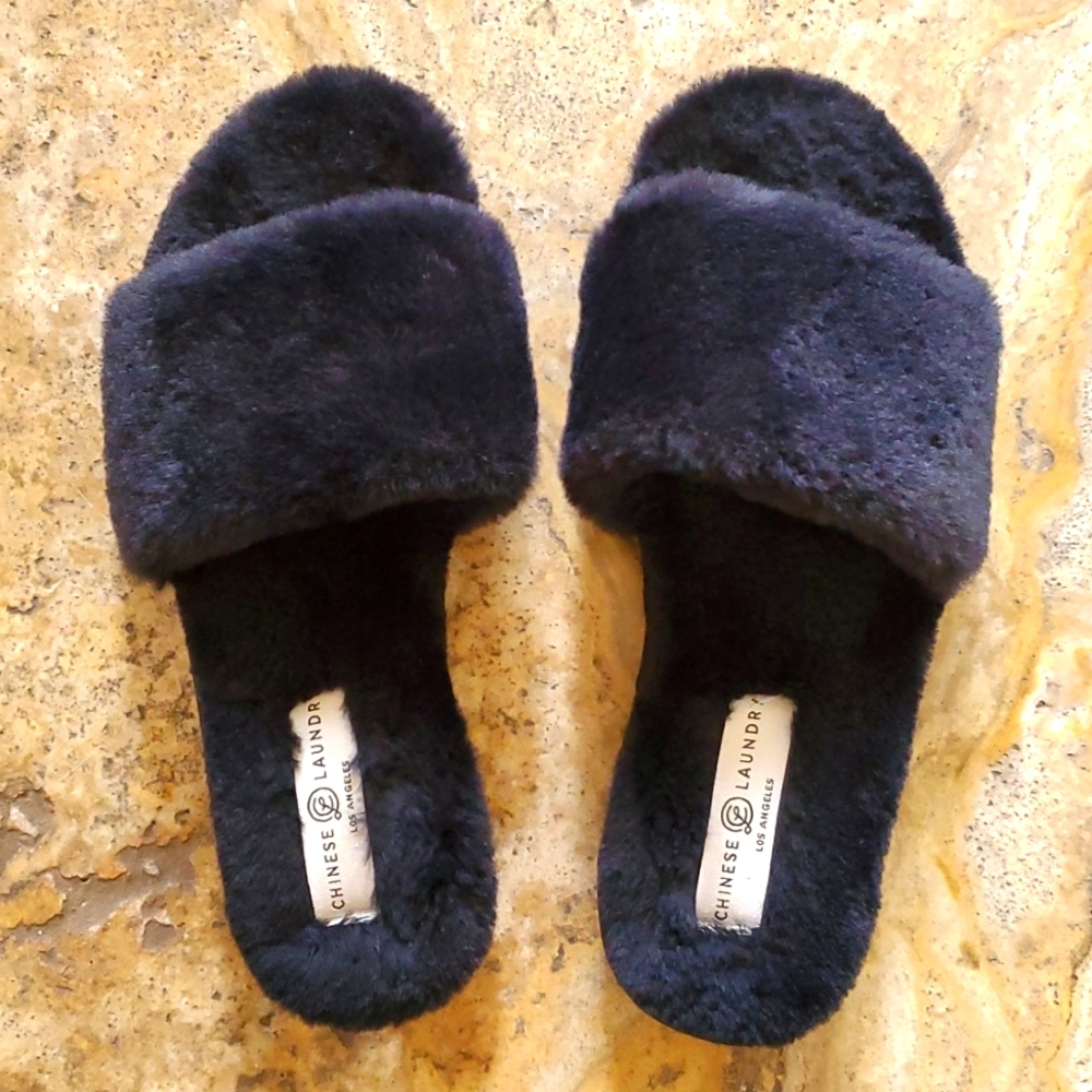 Chinese Laundry slippers - Picture 1 of 8